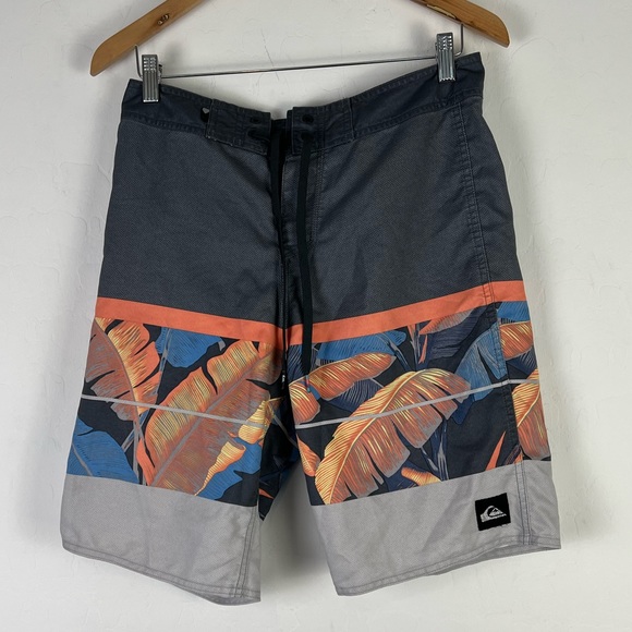Quiksilver Men’s Boardshorts – Size 30 – Tropical Print Swim Trunks - Picture 1 of 12
